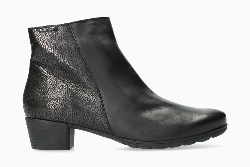 Ilsa - Black 7800